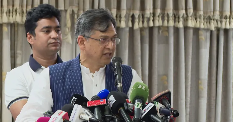 কথা বলেছেন বিএনপির স্থায়ী কমিটির সদস্য সালাহউদ্দিন আহমেদ